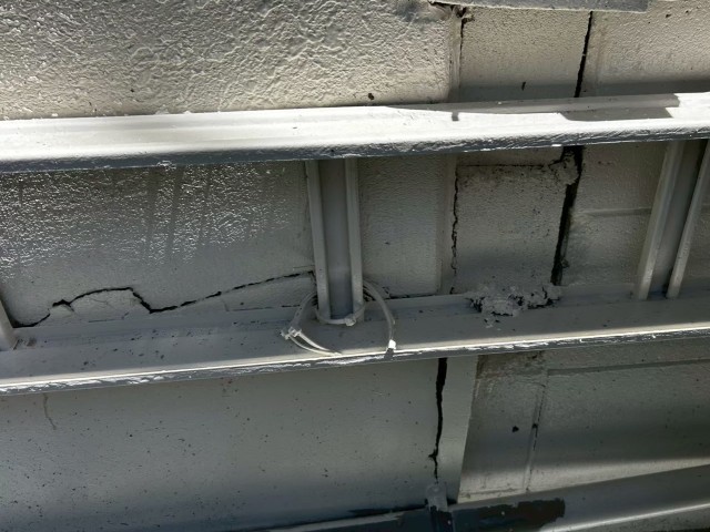 外壁　クラック